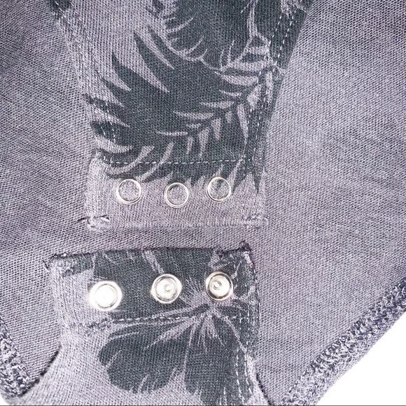 Short sleeve body suit - Picture 3 of 5